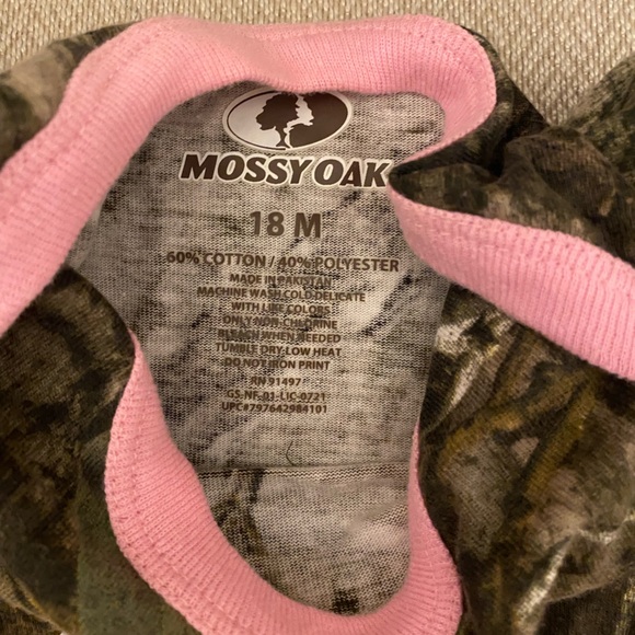 Set of 2 Mossy Oak Toddler Girl Onesies - Picture 5 of 5